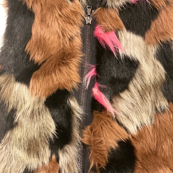 HOST PICK‼️Imoga Girls Faux Fur Hooded Vest - Picture 4 of 16